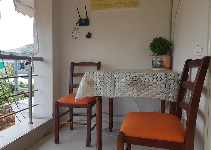 Aira Apartment